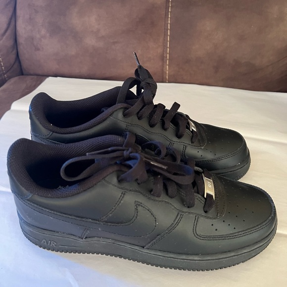 A1-Nike Air Force 1 '07Men's Shoes(Black) size 6.5 in boys, brand new - Picture 3 of 13